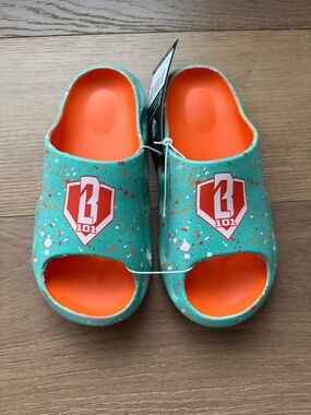 Baseball Lifestyle 101 - Youth Slides - NEW WITH TAGS